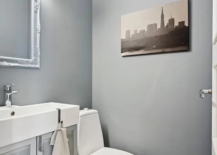 Апартаменты A Gem In The Heart Of Олесунн